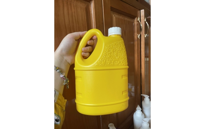 Can 2 lít đựng nước giặt xả,  rửa chén 