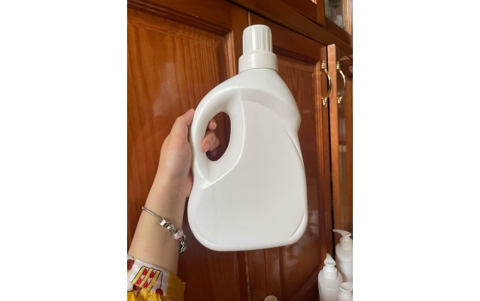 Can 2 lít đựng nước giặt xả,  rửa chén 