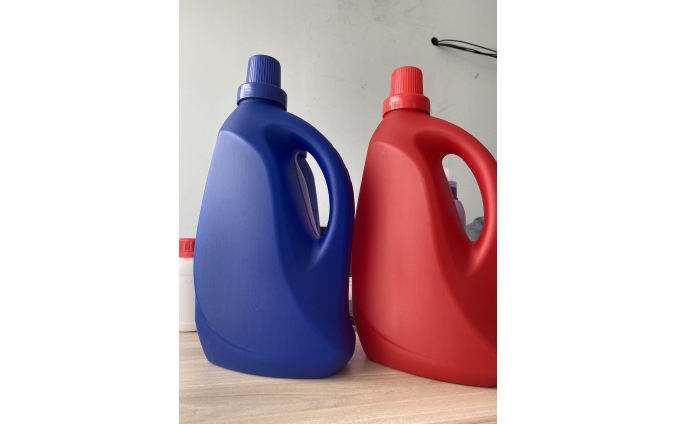 Can nhựa 4 lít đựng nước giặt xả, lau sàn, rửa chén giá rẻ
