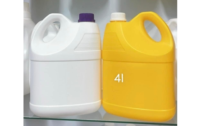 Can nhựa 4 lít đựng nước giặt xả, lau sàn, rửa chén giá rẻ