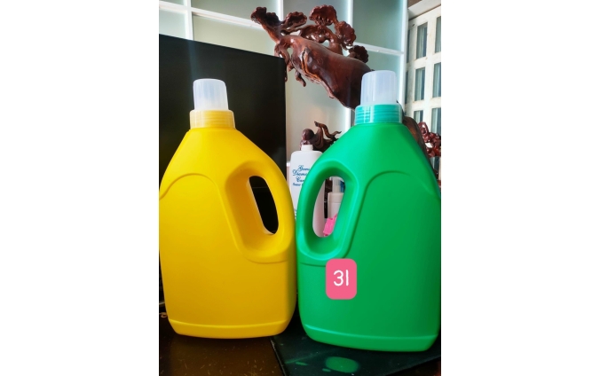 Can nhựa 4 lít đựng nước giặt xả, lau sàn, rửa chén giá rẻ
