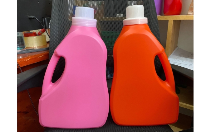 Can nhựa 4 lít đựng nước giặt xả, lau sàn, rửa chén giá rẻ