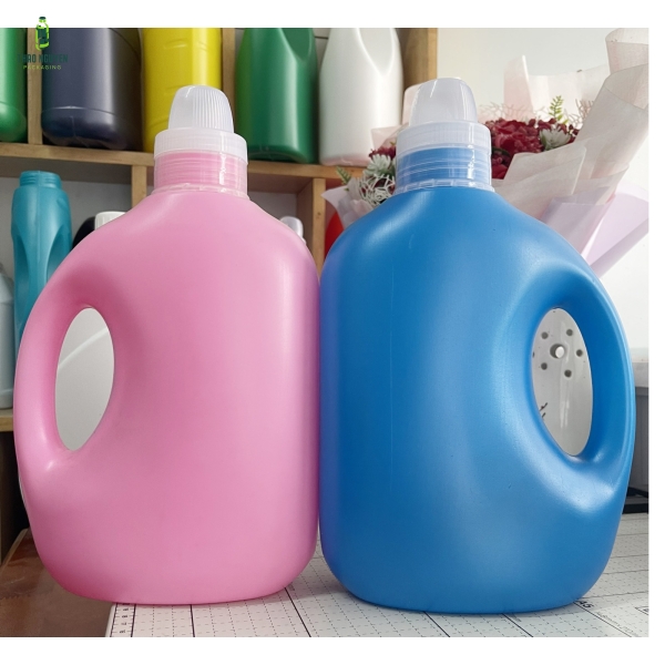 Can nước giặt blue 2 lít