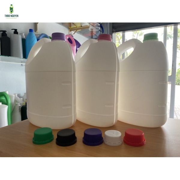 Can 4 lít đựng nước giặt xả