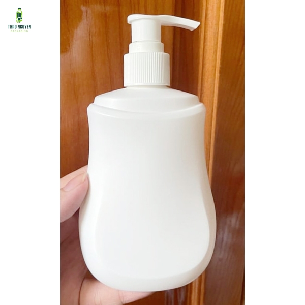 Chai đựng dung dịch vệ sinh 180ml sẵn kho