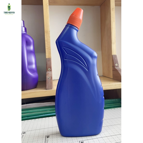 Chai tẩy bồn cầu con vịt 650ml
