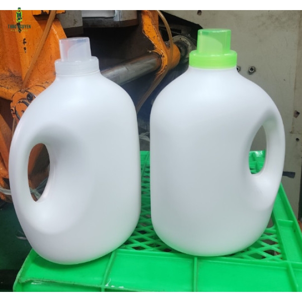 Can nhựa 3.6l